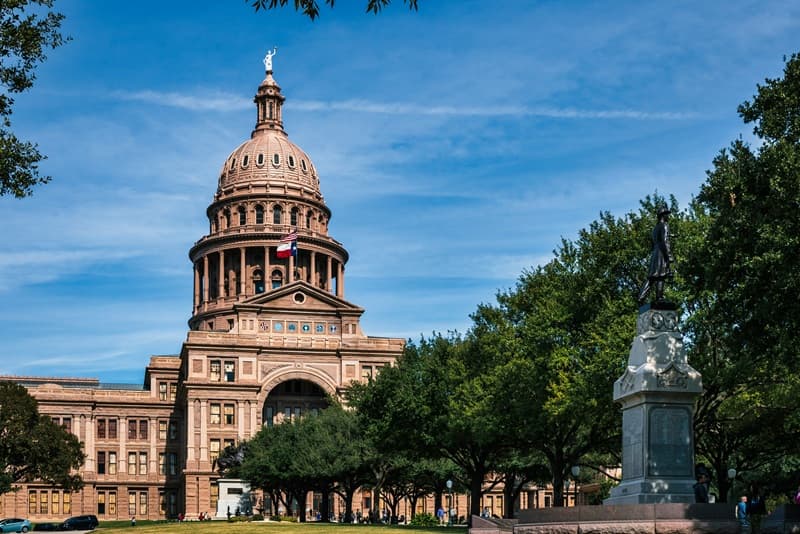 Texas Court Rules State Lacked Evidence to Halt Midwife’s Clinics in Abortion Case